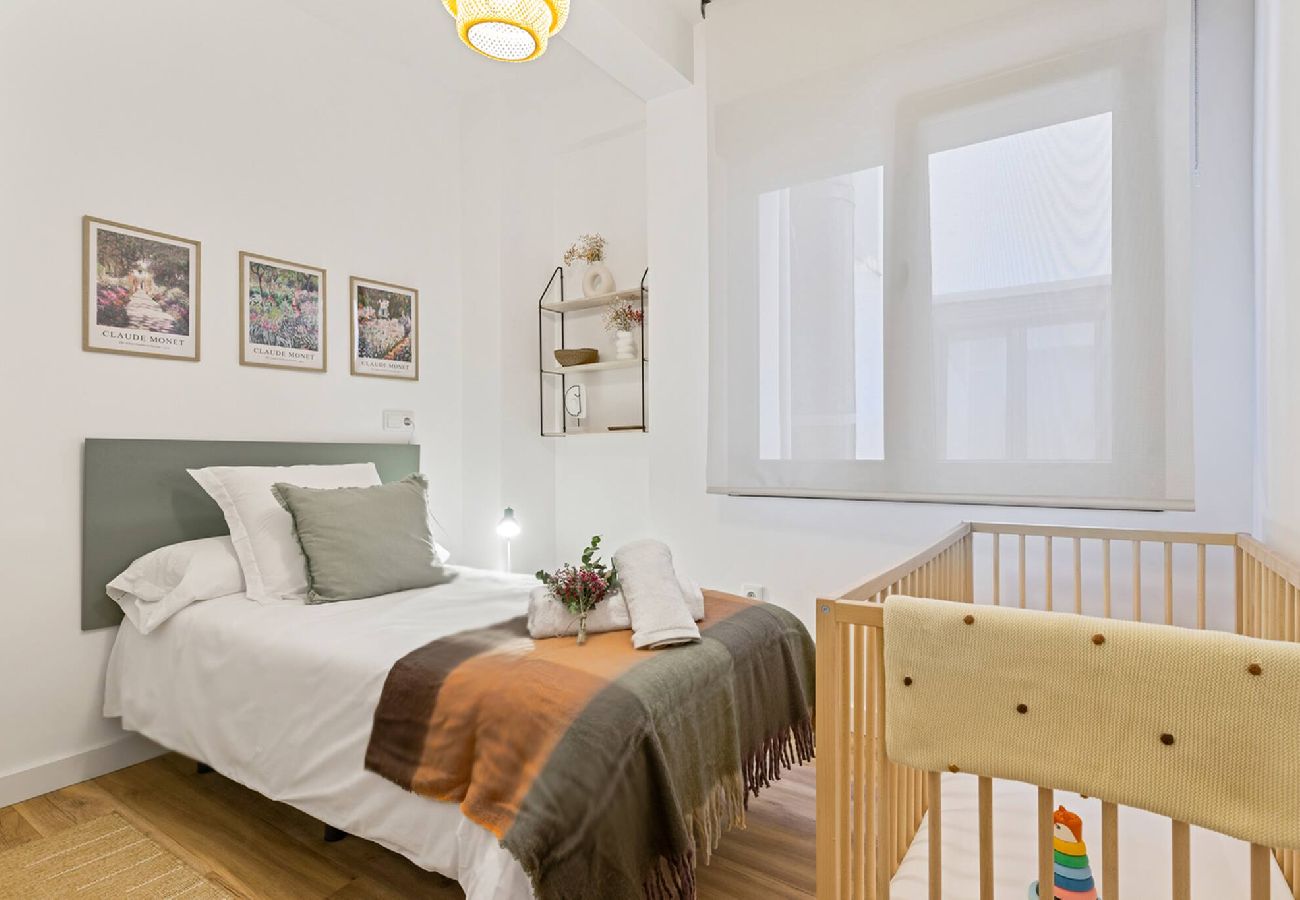 Apartamento en Gijón - Monet, apartamento con terraza, cuna y trona