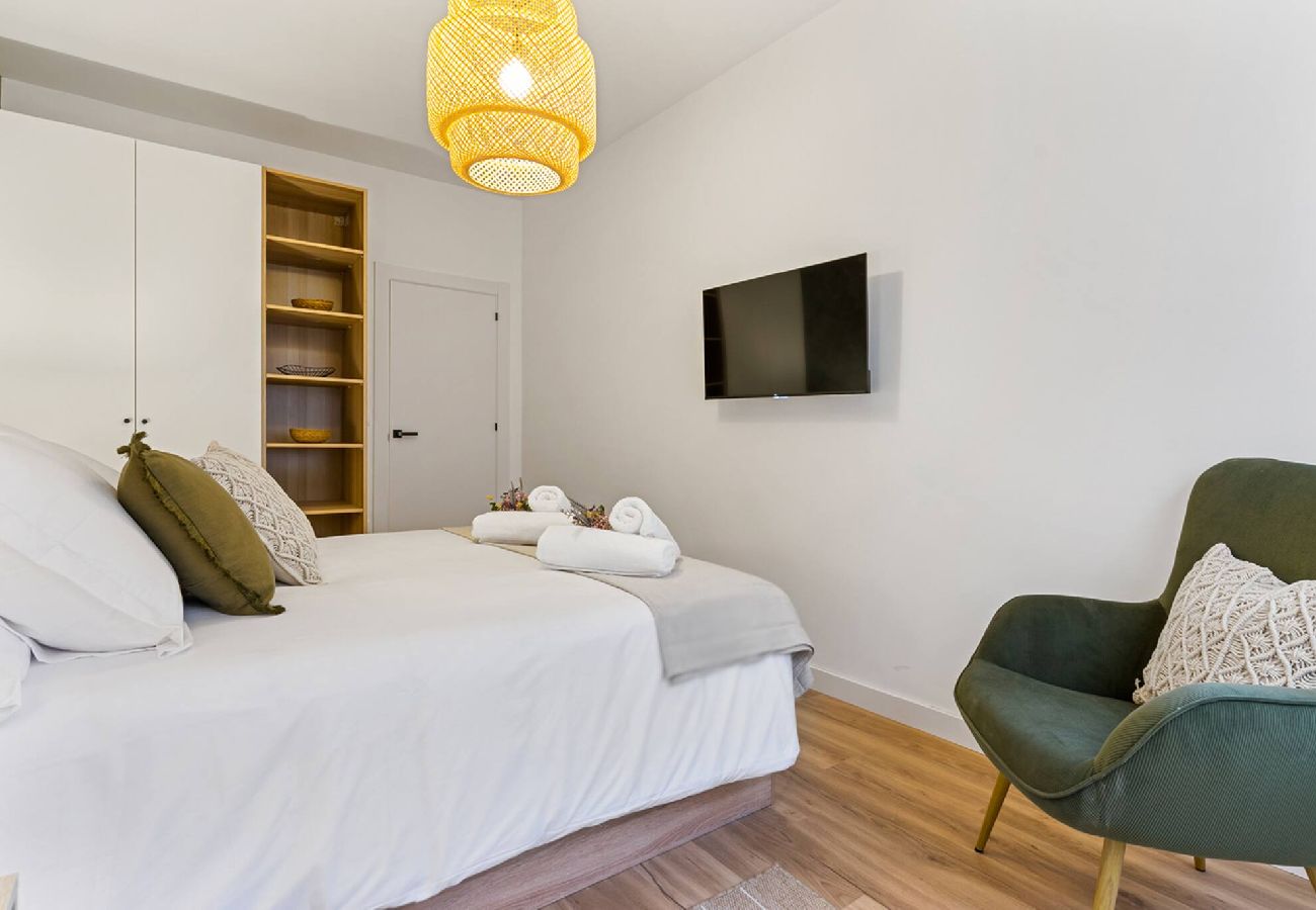 Apartamento en Gijón - Monet, apartamento con terraza, cuna y trona