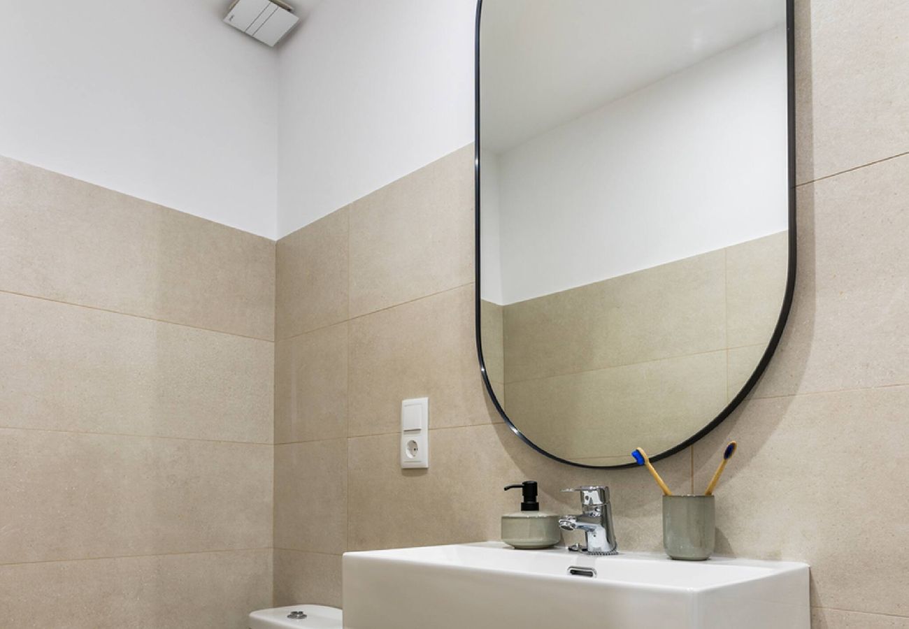 Apartamento en Gijón - Monet, apartamento con terraza, cuna y trona