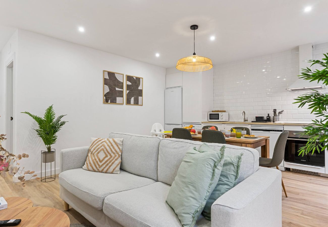 Apartamento en Gijón - Monet, apartamento con terraza, cuna y trona