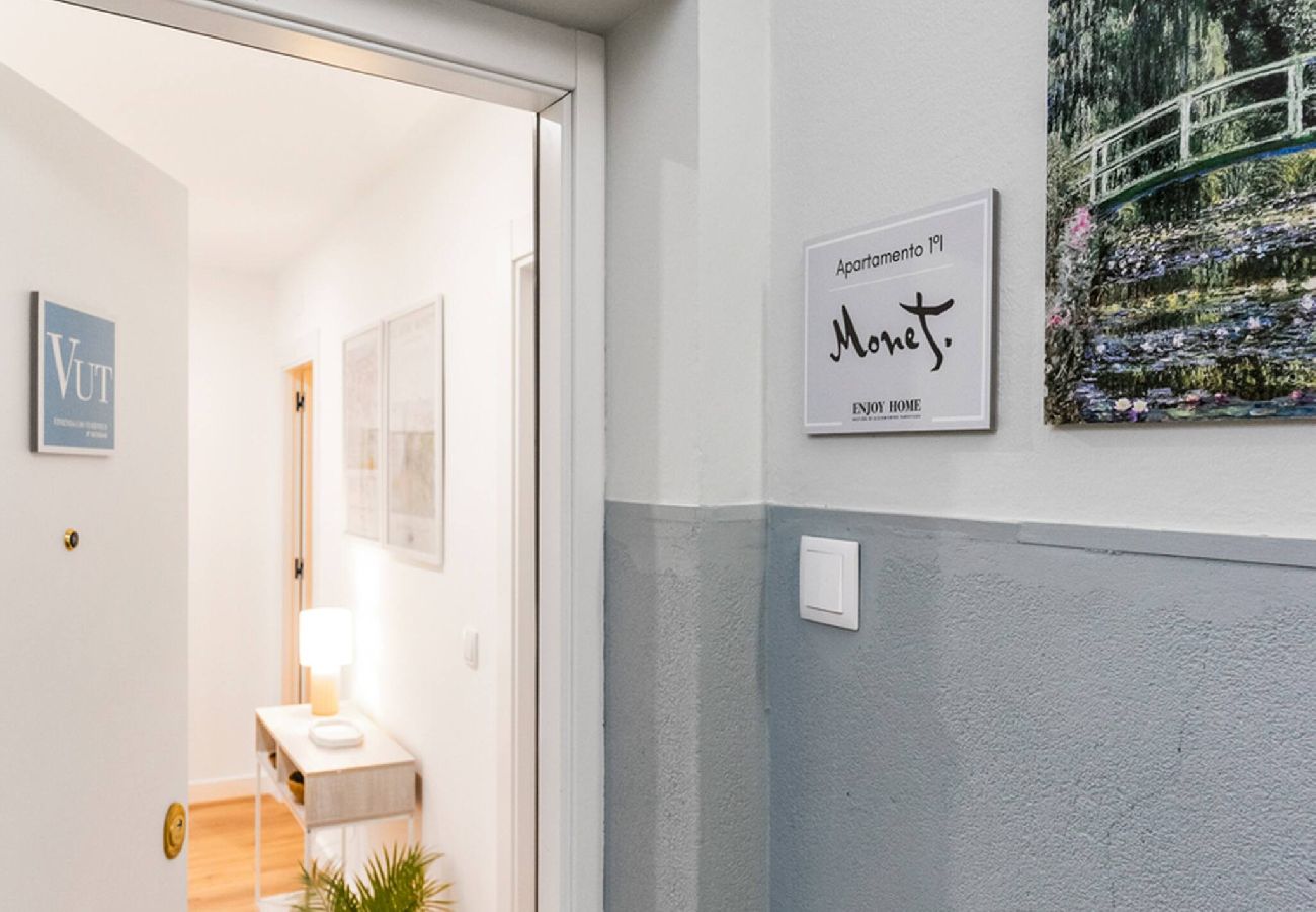 Apartamento en Gijón - Monet, apartamento con terraza, cuna y trona