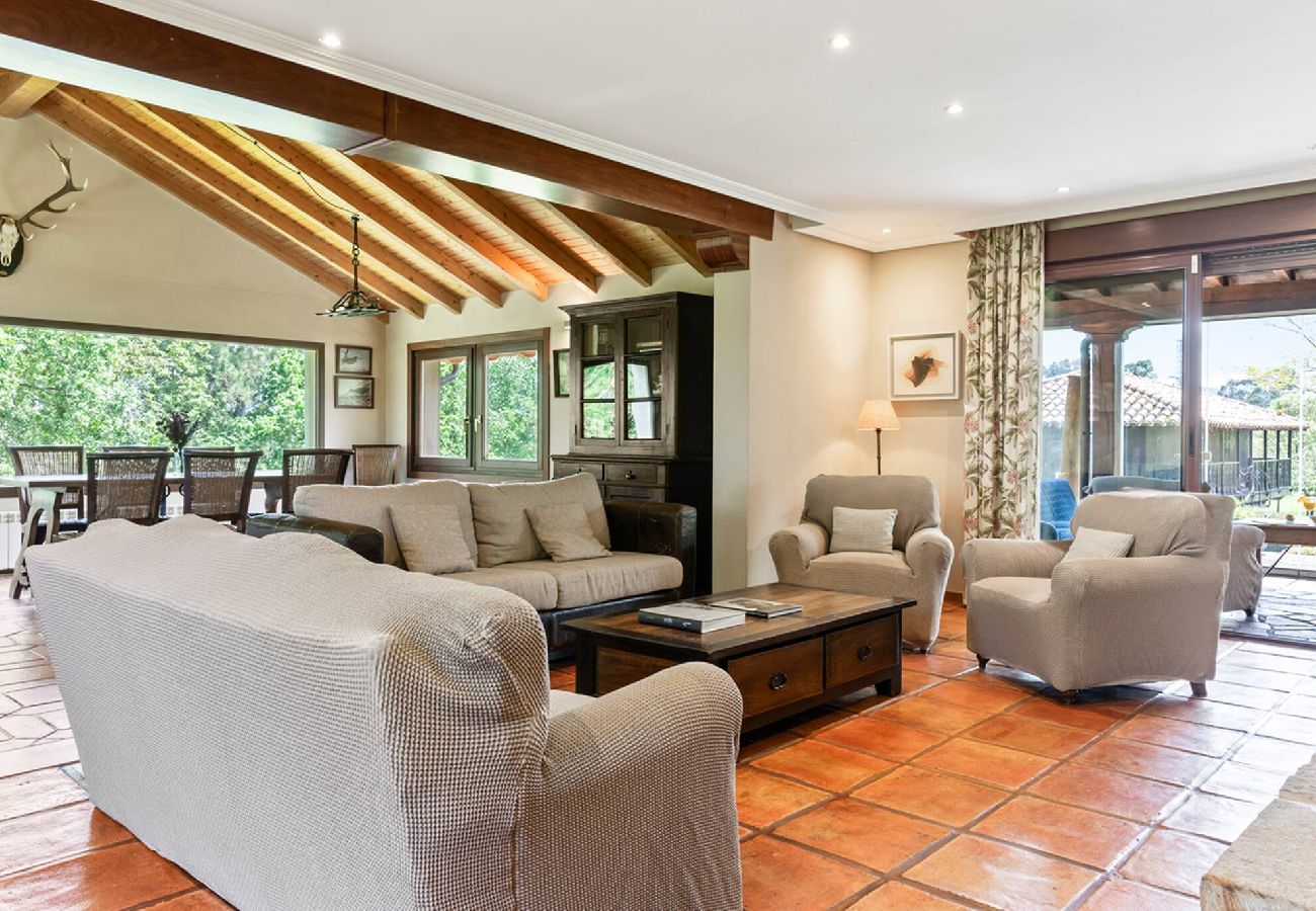 Casa en Villaviciosa - FIGARES