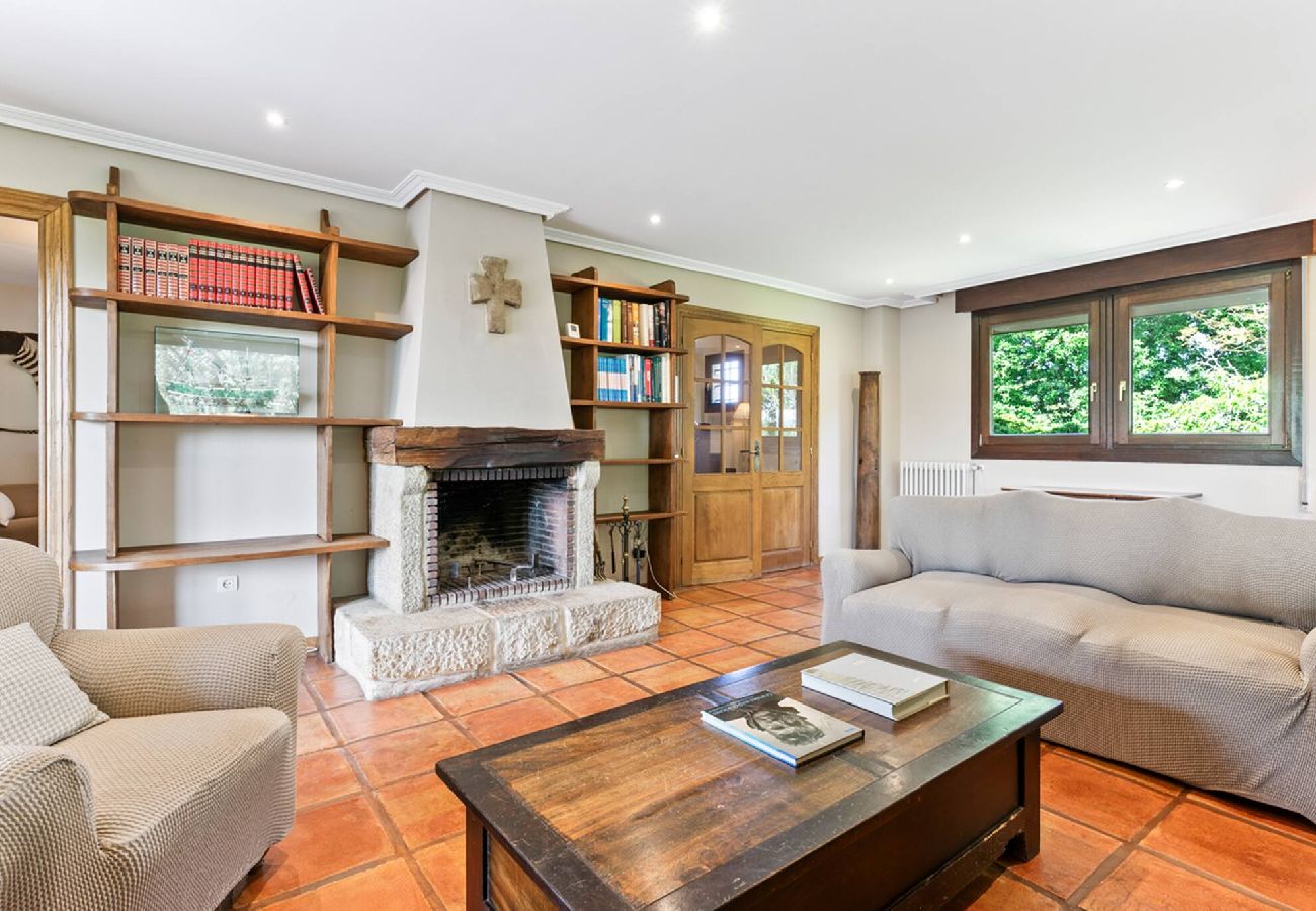 Casa en Villaviciosa - FIGARES