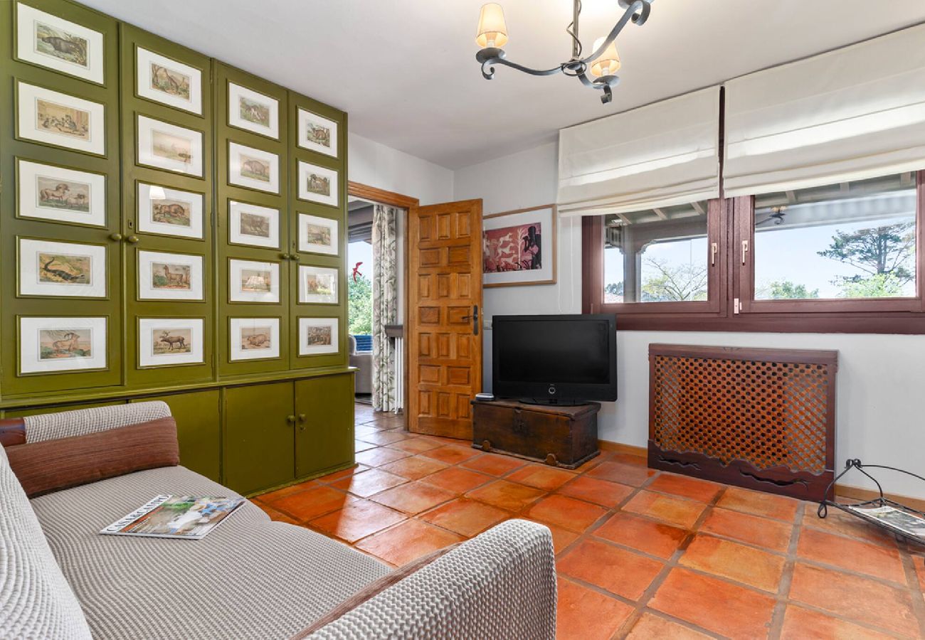 Casa en Villaviciosa - FIGARES