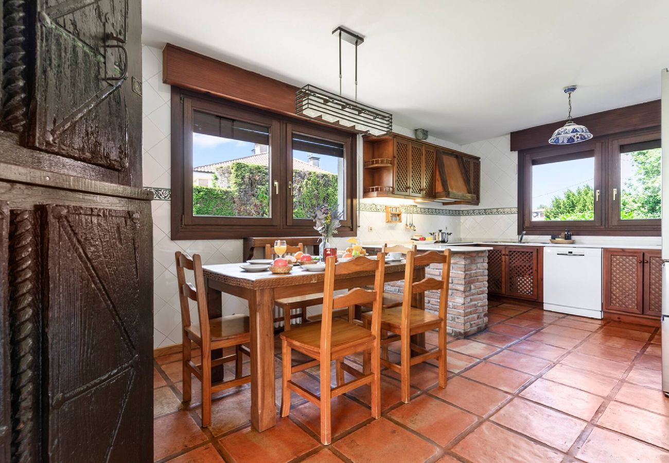 Casa en Villaviciosa - FIGARES